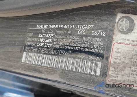 2013 Mercedes-Benz E 350 4Matic z USA, uszkodzony, nr VIN WDDHF8JBXDA670967